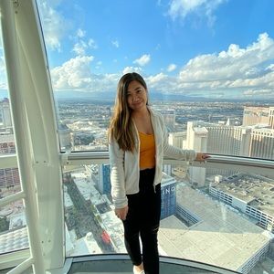 Meet your Posher, Elizabeth